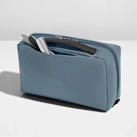 Away Unisex Toiletries Kit - Picture 6 of 6